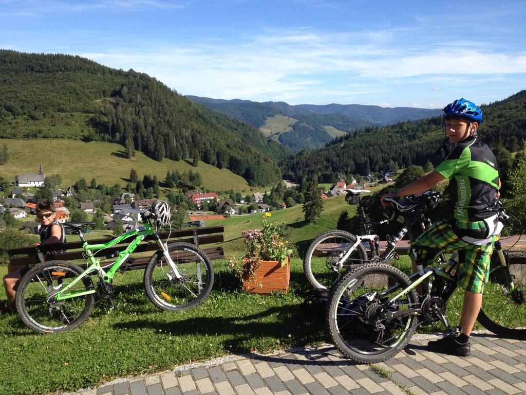 Gasthaus Zum Hirschen Staufen im Breisgau Exterior foto